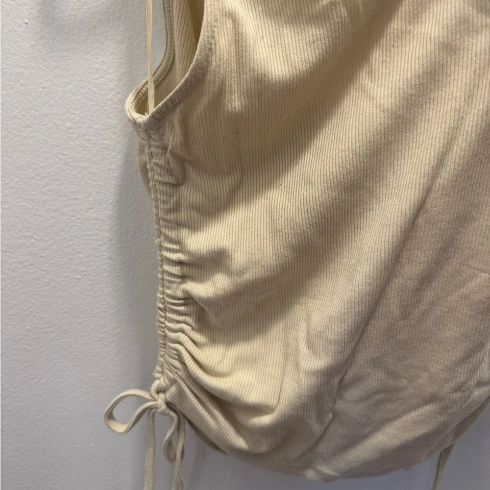 Beige Ribbed Crop Top - Picture 3 of 3